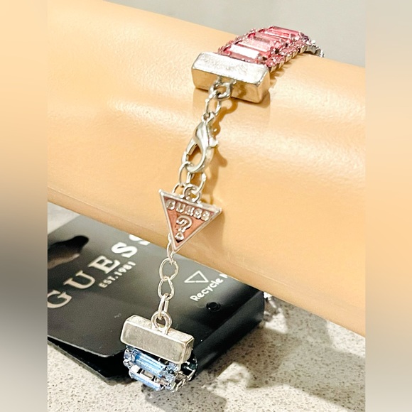 ✨ GUESS⭐️ Baguette & Crystal Line
Bracelet. COLOR: Multi/Silver - Picture 8 of 9